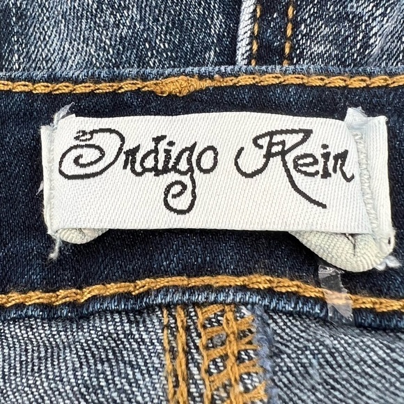 Indigo Rein Cut Off Raw Hem Jean Shorts Size 7 Women’s - Picture 2 of 5